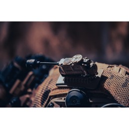 Sidewinder Stalk taktische Helm-IFF-Leuchte, Schwarz und FDE auf Lager Sidewinder Stalk taktische Helm-IFF-Leuchte, Schwarz und FDE auf Lager