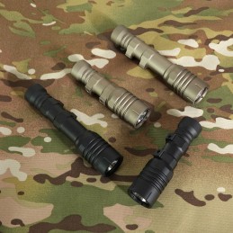 SOTAC OKW GEN1 Lampe tactique 18350/18650 avec montages Picatinny et M-LOK SOTAC OKW GEN1 Lampe tactique 18350/18650 avec montages Picatinny et M-LOK
