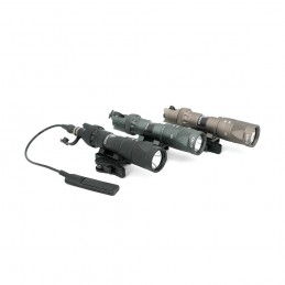 SF M323V ヴァンパイア IR/ホワイト スカウト ライト ウェポン ライト リモート スイッチとスローレバー ピカティニー オフセット マウント 500 ルーメン白色 LED 付き|SPECPRECISION戦術的な懐中電灯 SF M323V ヴァンパイア IR/ホワイト スカウト ライト ウェポン ライト リモート スイッチとスローレバー ピカティニー オフセット マウント 500 ルーメン白色 LED 付き|SPECPRECISION戦術的な懐中電灯
