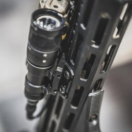 SOTAC Montagem tática Thorntail6 Scout lateral para lanterna KIJI K1, trilho MLOK e Keymod